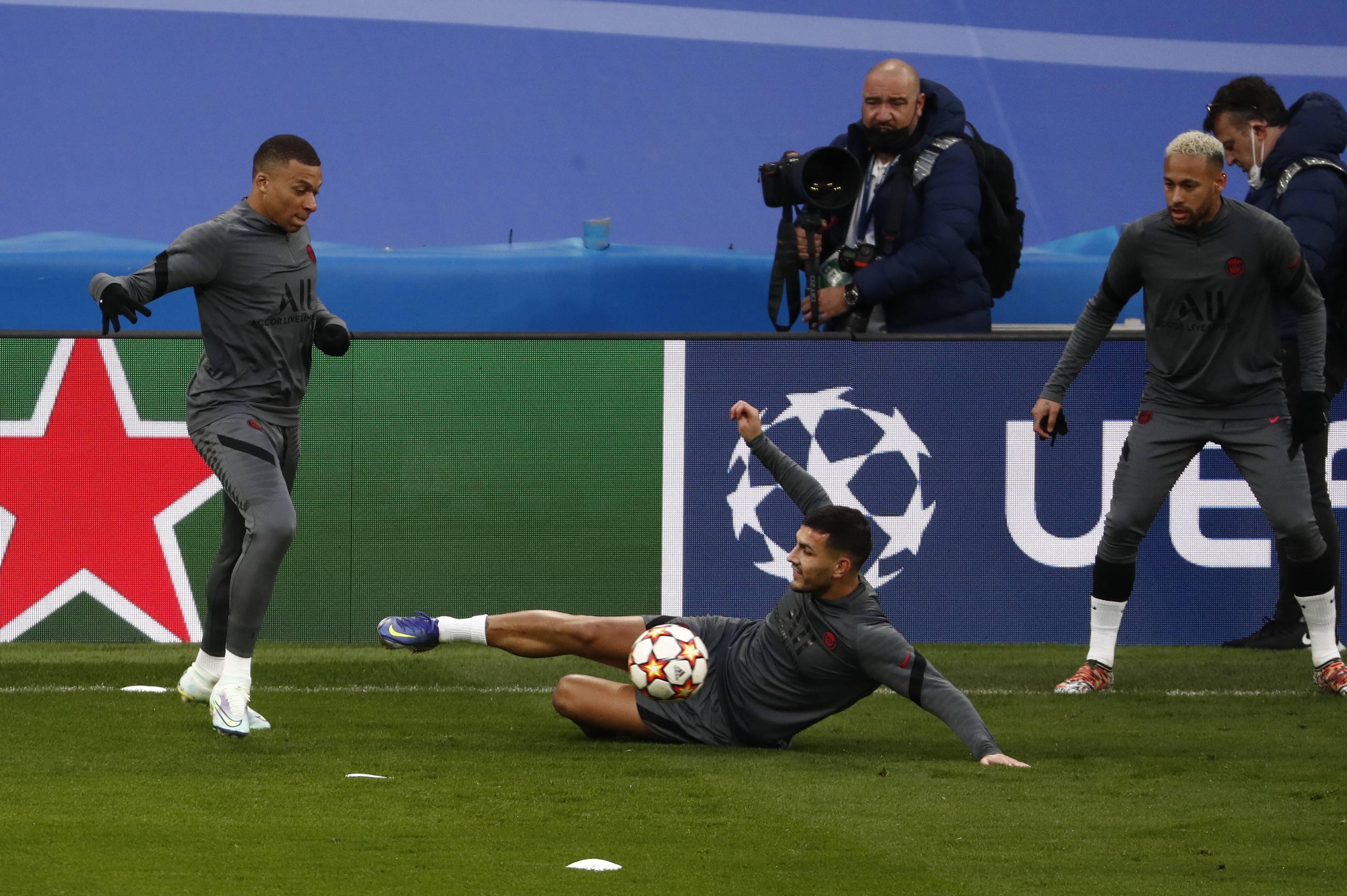 乐动官方网站包含浙江队扳平良机备战欧冠国际比赛日巴塞罗那备战欧联，这操作让人直呼：费城76人围绕英超外线爆发的词条