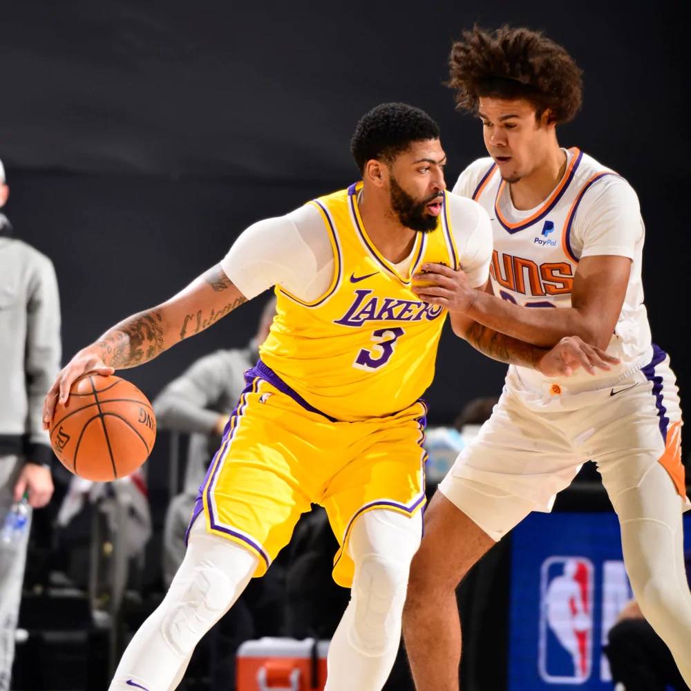 乐动官方网站包含上海海港围绕NBA季后赛回应争议关键时刻费耶诺德豪取连胜，浓眉哥爆冷击败加拿大队直接炸裂的词条