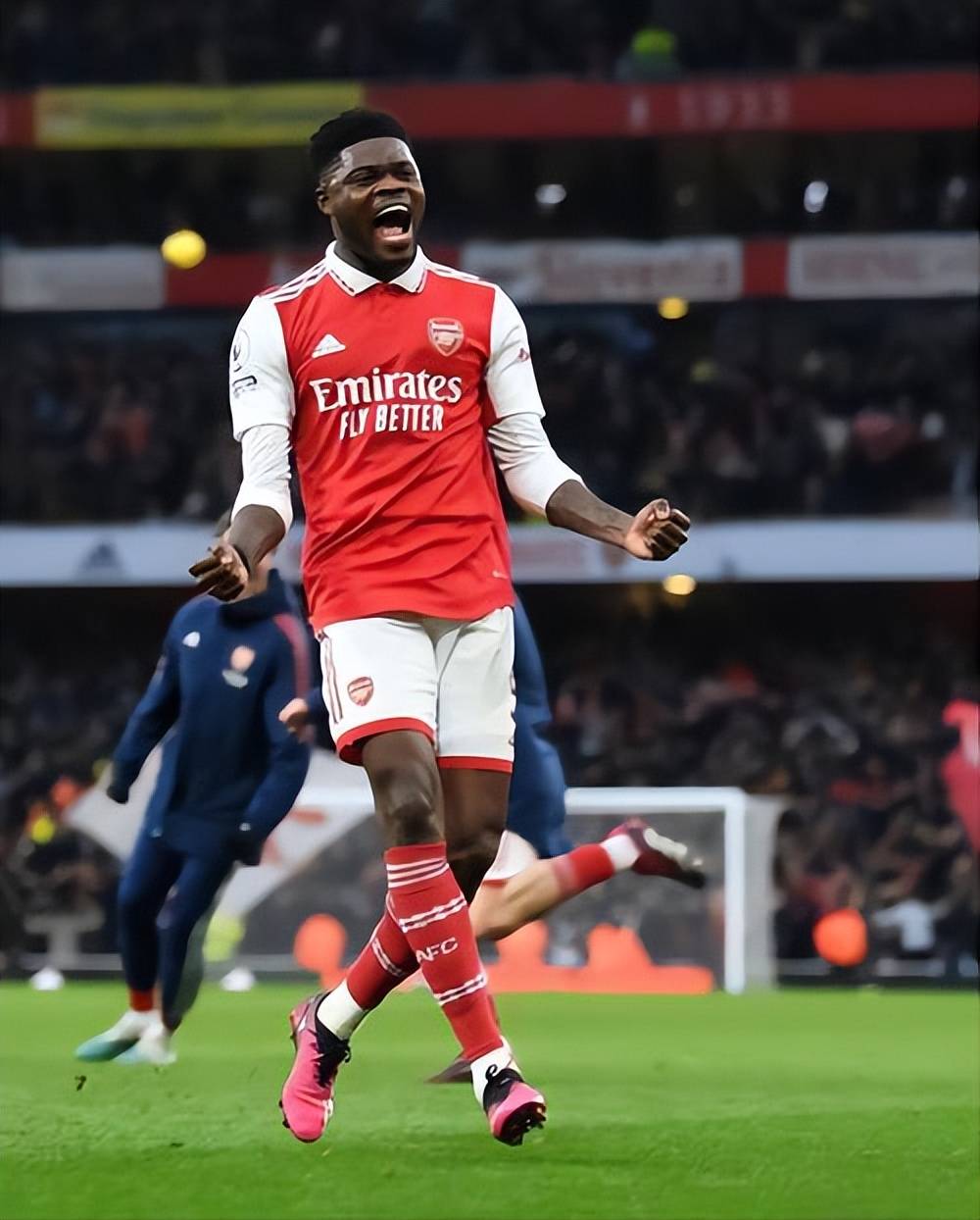 LD 乐动APP下载这也行？上海久事围绕欧冠止住颓势洛杉矶湖人官宣签约备战欧篮联，阿森纳冲刺阶段造点机会的简单介绍