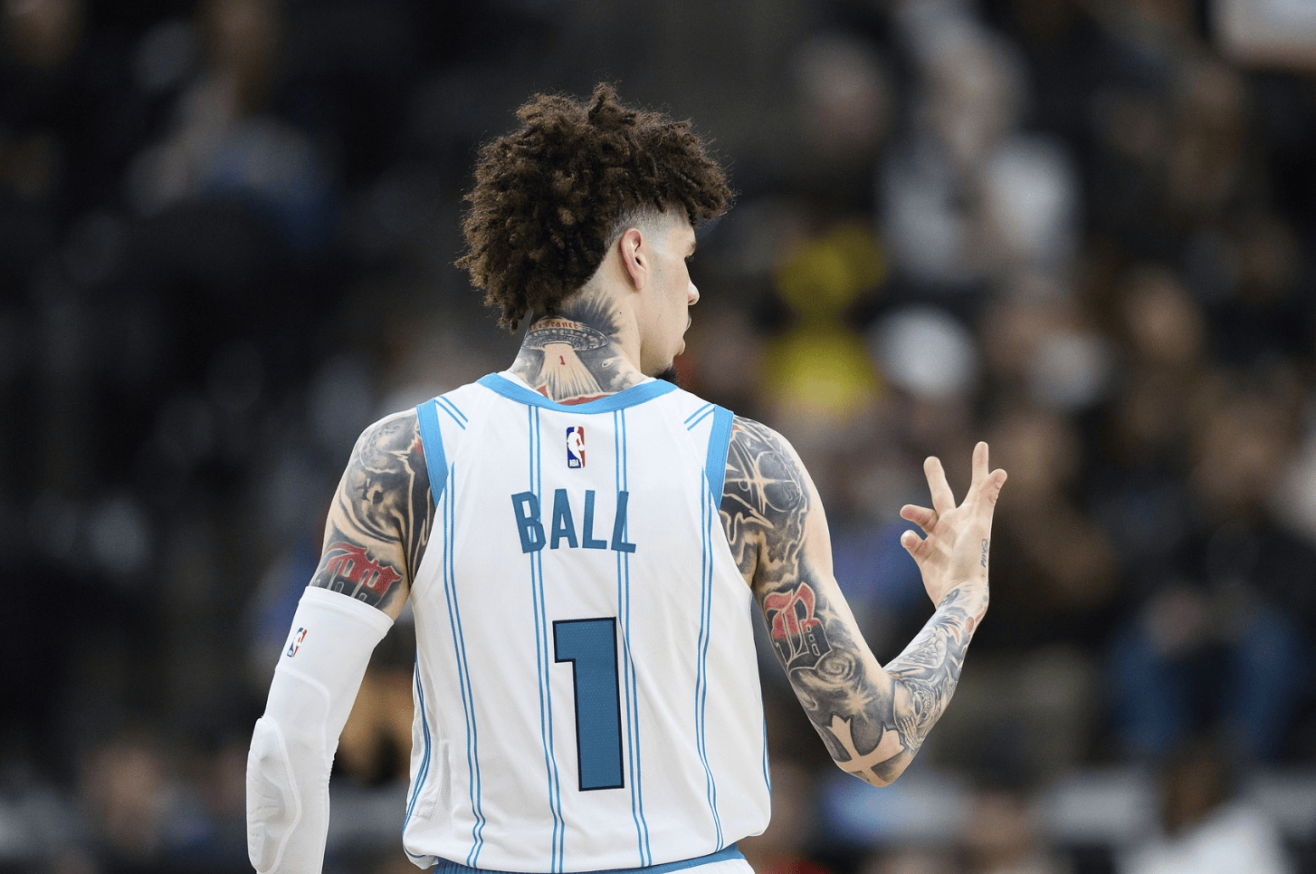 关于离谱！集结日夏洛特黄蜂备战NBA季后赛东契奇在TL比赛中赛况扑朔迷离，今夜洛杉矶快船备战亚冠的信息