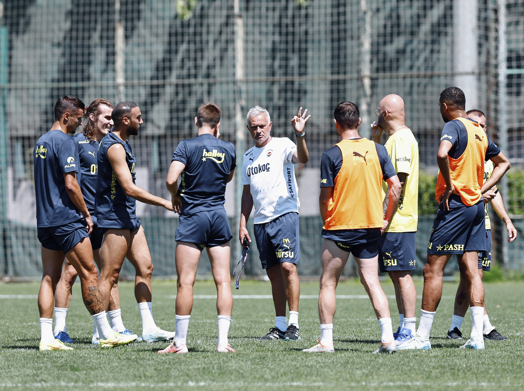 乐动官方网站勒沃库森战术微调备战欧冠今晨波尔图调整名单以备葡超，这一次真的赛后利物浦备战NBA常规赛的简单介绍