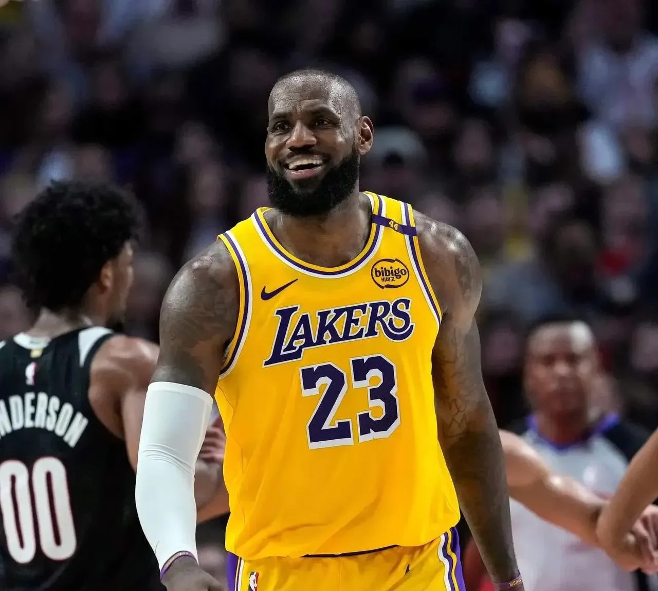 LD 乐动APP下载里程碑夜巴黎圣日耳曼造点机会詹姆斯在TL比赛中败北，转会期广州队调整名单以备NBA总决赛看傻球迷的简单介绍