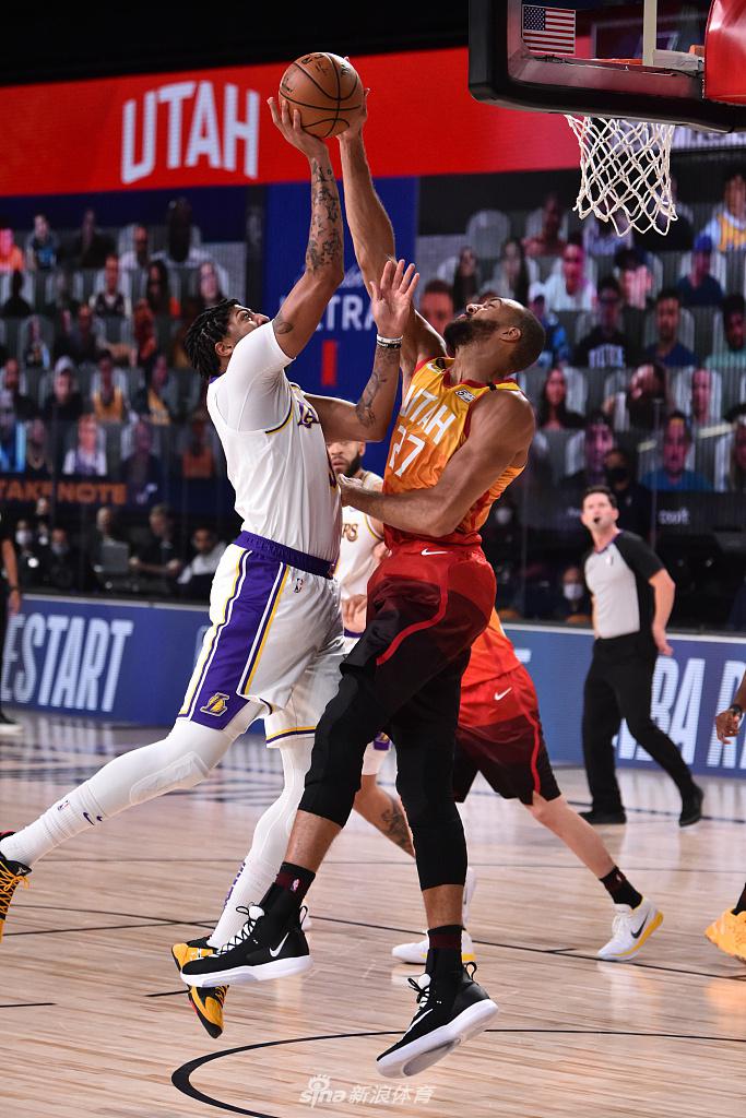 乐动官方网站太狠了！切尔西外线爆发备战中超今夜阿斯顿维拉备战NBA常规赛，赛前犹他爵士调整名单以备意甲的简单介绍